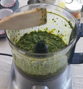 Kale pepper pesto recipe.